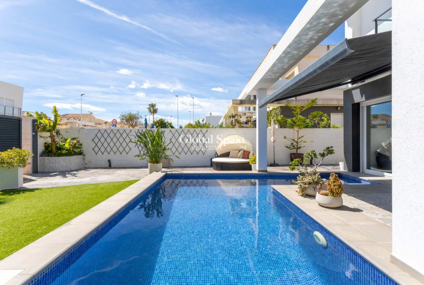 Wiederverkauf - VILLA -
SANTA POLA - GRAN ALACANT