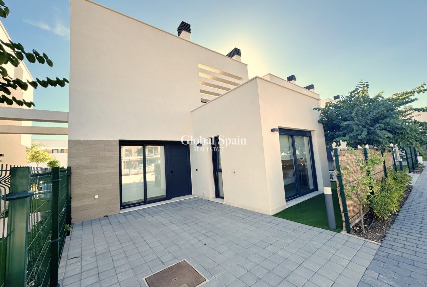 Wiederverkauf - VILLA -
SANTA ROSALÍA - Inland