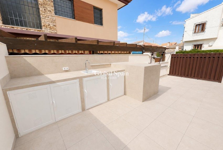 Wiederverkauf - VILLA -
SANTIAGO DE LA RIBERA - Costa Calida