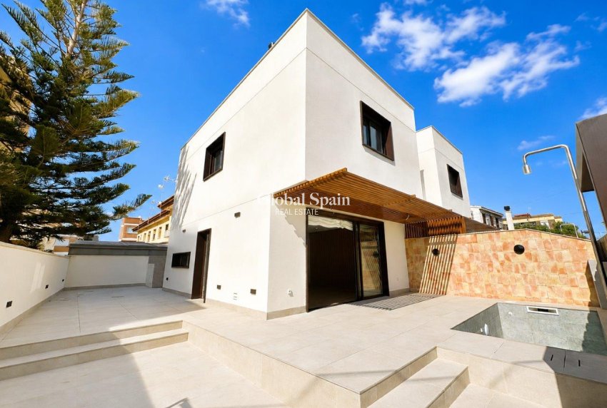 Wiederverkauf - VILLA -
SANTIAGO DE LA RIBERA - Costa Calida