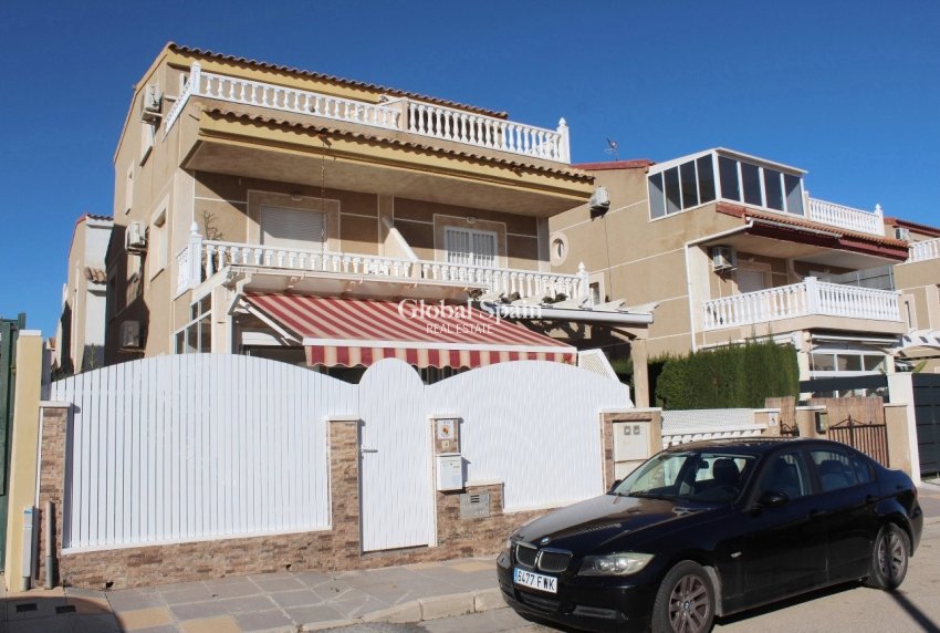 Wiederverkauf - VILLA -
TORRE DE LA HORADADA - Costa Blanca