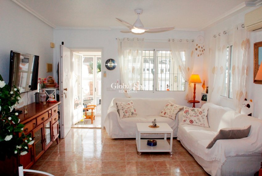 Wiederverkauf - VILLA -
TORRE DE LA HORADADA - Costa Blanca