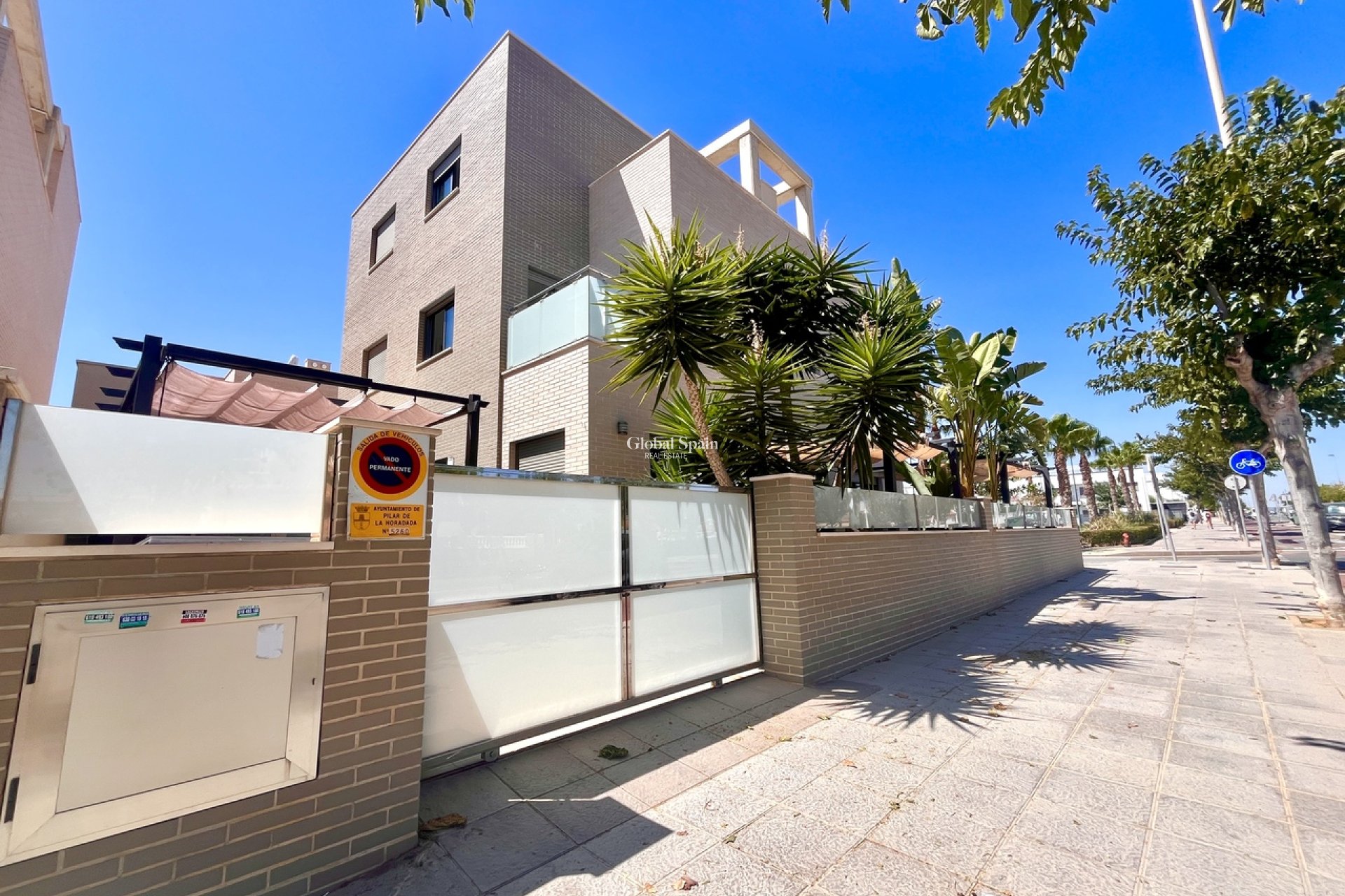 Wiederverkauf - VILLA -
TORRE DE LA HORADADA - Costa Blanca