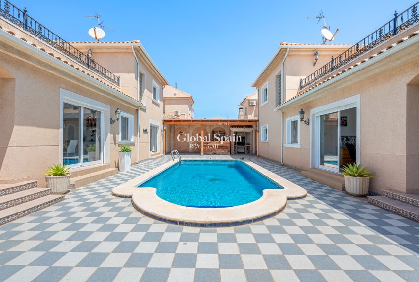 Wiederverkauf - VILLA -
TORRE DE LA HORADADA - Costa Blanca