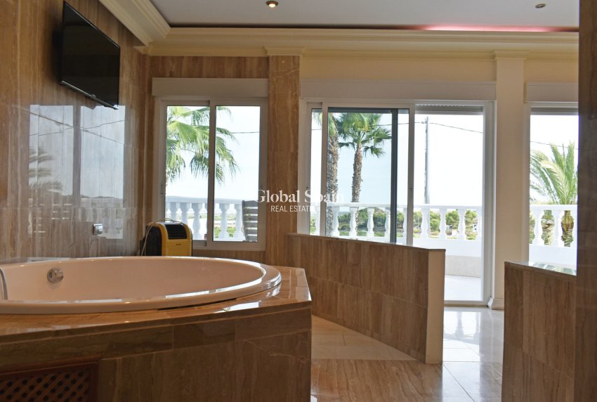 Wiederverkauf - VILLA -
TORREMENDO - Costa Blanca