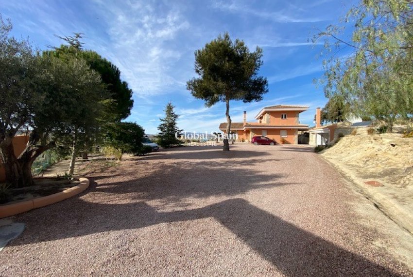 Wiederverkauf - Villa -
TORREMENDO - Torremendo