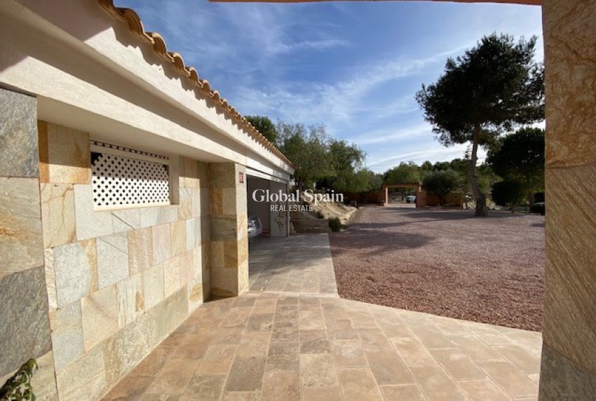 Wiederverkauf - Villa -
TORREMENDO - Torremendo