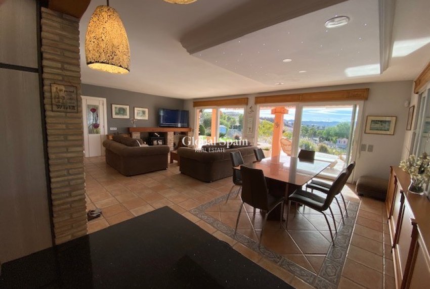 Wiederverkauf - Villa -
TORREMENDO - Torremendo