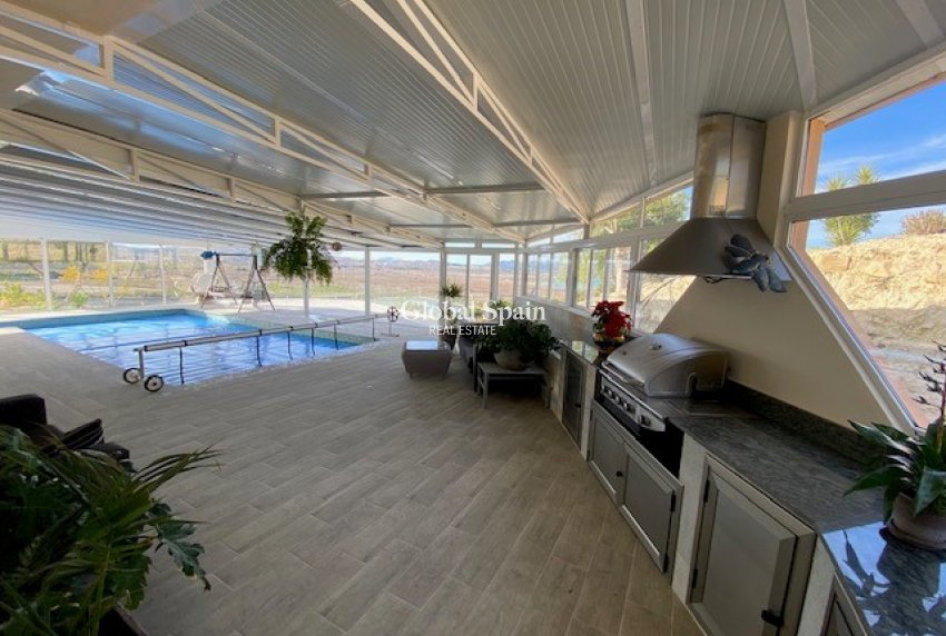 Wiederverkauf - Villa -
TORREMENDO - Torremendo