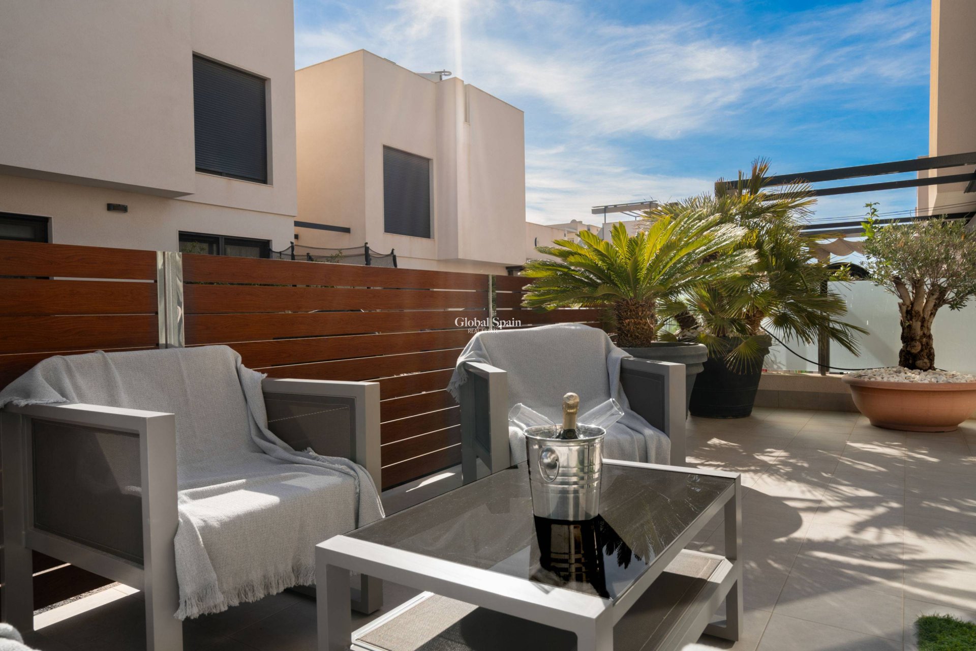 Wiederverkauf - VILLA -
TORREVIEJA - Aguas nuevas 2