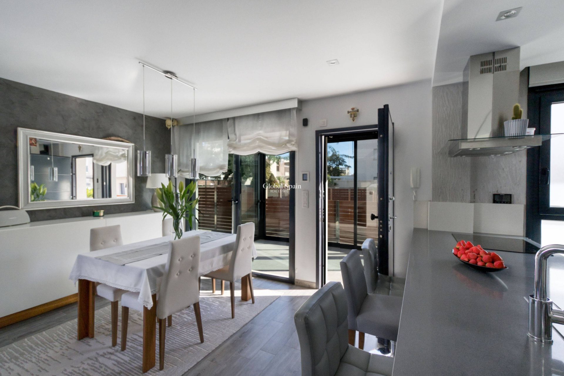 Wiederverkauf - VILLA -
TORREVIEJA - Aguas nuevas 2