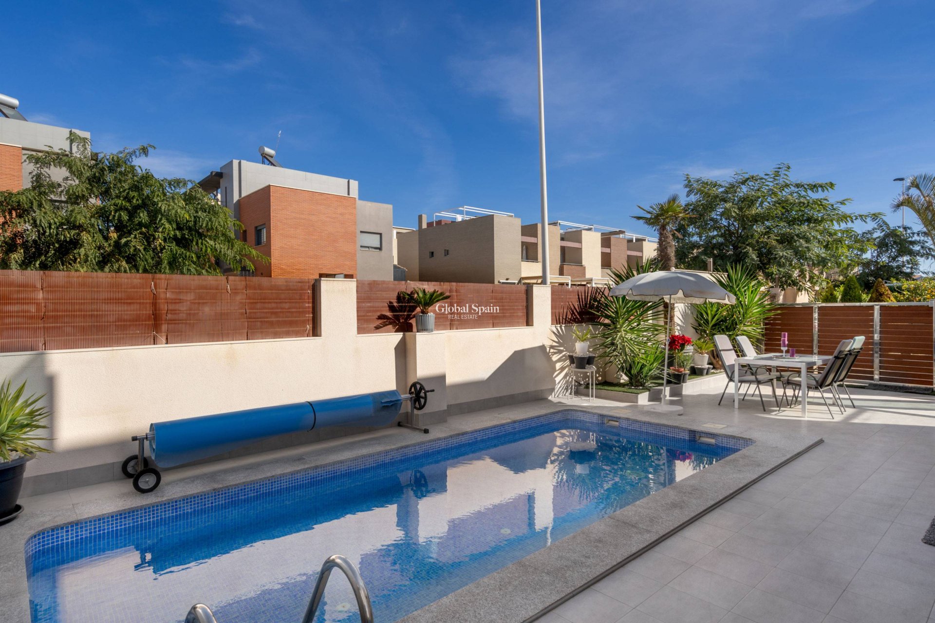 Wiederverkauf - VILLA -
TORREVIEJA - Aguas nuevas 2