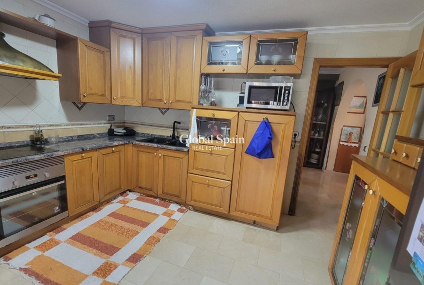 Wiederverkauf - VILLA -
TORREVIEJA - Aguas Nuevas