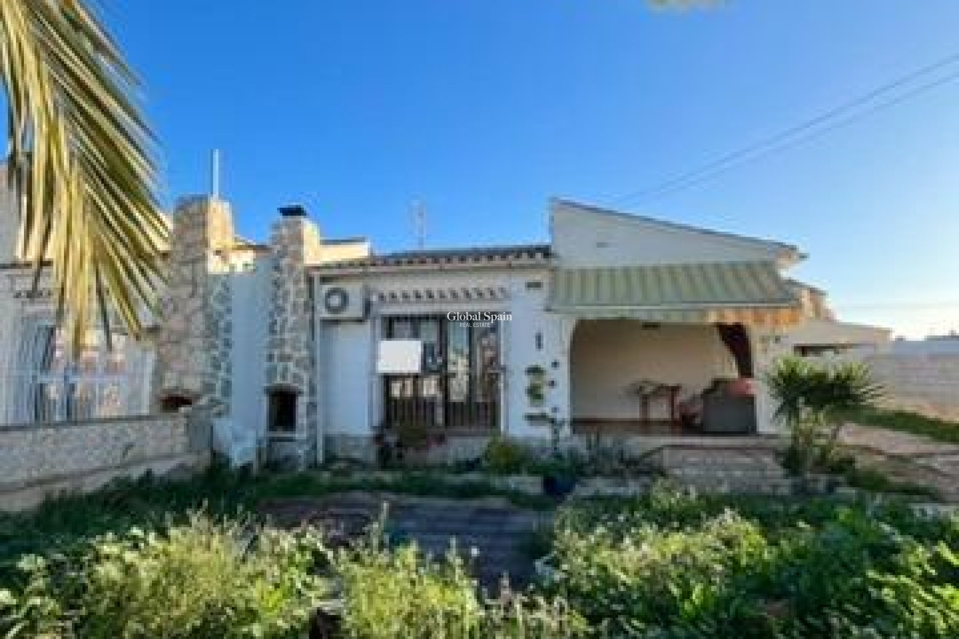 Wiederverkauf - VILLA -
TORREVIEJA - Aguas Nuevas