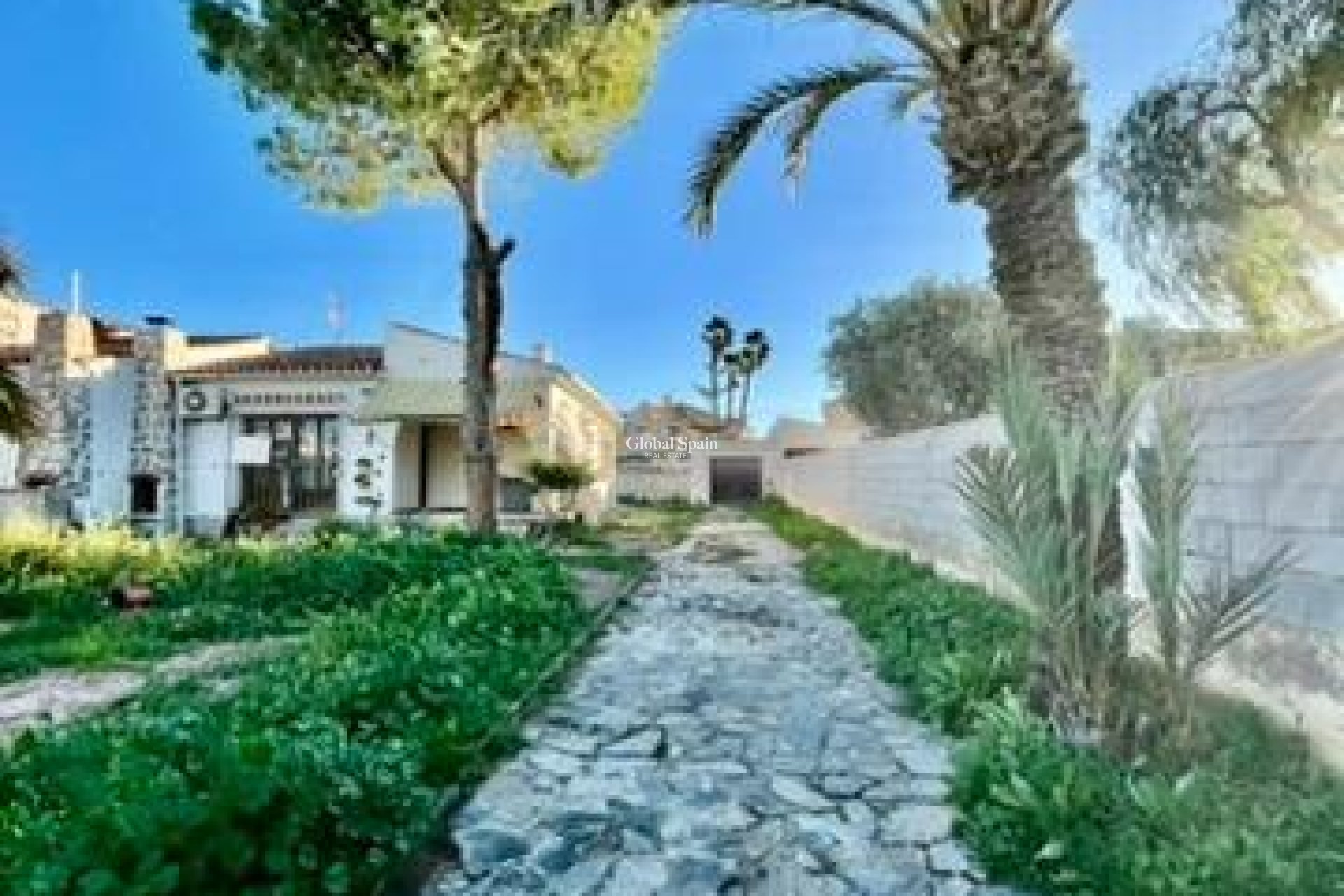 Wiederverkauf - VILLA -
TORREVIEJA - Aguas Nuevas