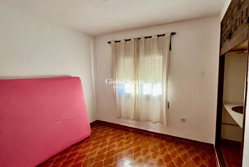 Wiederverkauf - VILLA -
TORREVIEJA - Aguas Nuevas