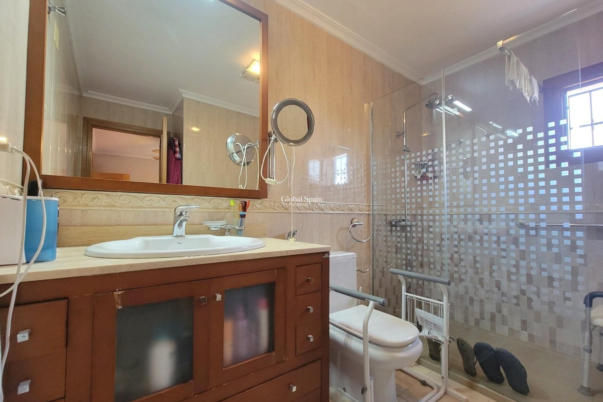 Wiederverkauf - VILLA -
TORREVIEJA - Aguas Nuevas