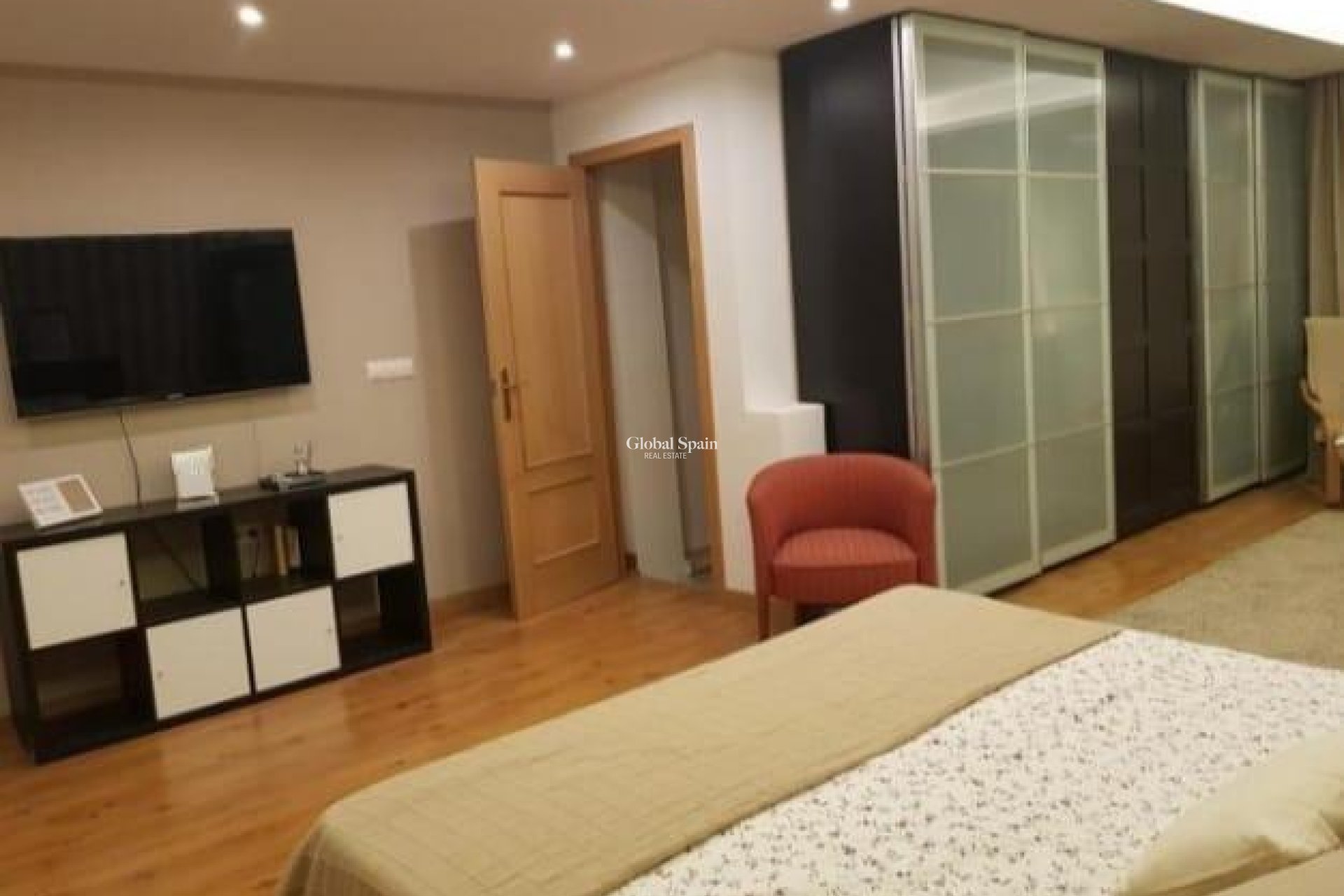 Wiederverkauf - VILLA -
TORREVIEJA - Aguas Nuevas