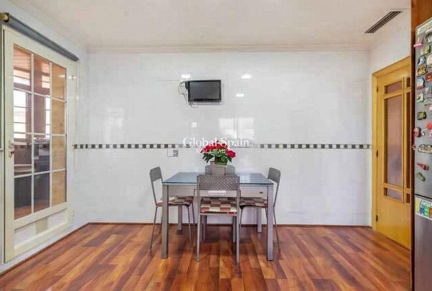 Wiederverkauf - VILLA -
TORREVIEJA - Aguas Nuevas