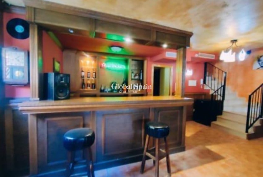 Wiederverkauf - VILLA -
TORREVIEJA - Aguas Nuevas