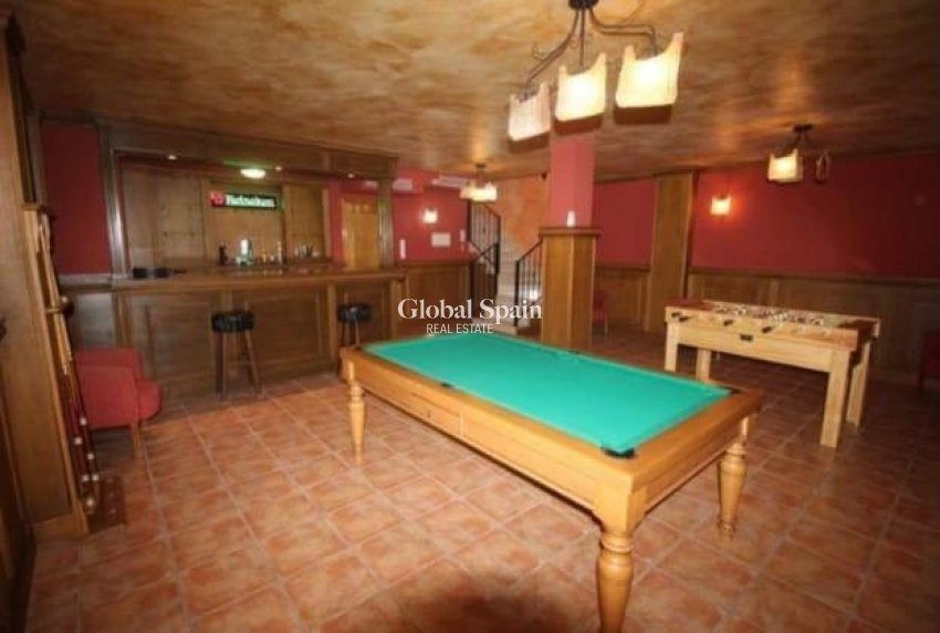 Wiederverkauf - VILLA -
TORREVIEJA - Aguas Nuevas