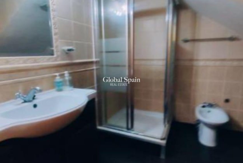 Wiederverkauf - VILLA -
TORREVIEJA - Aguas Nuevas