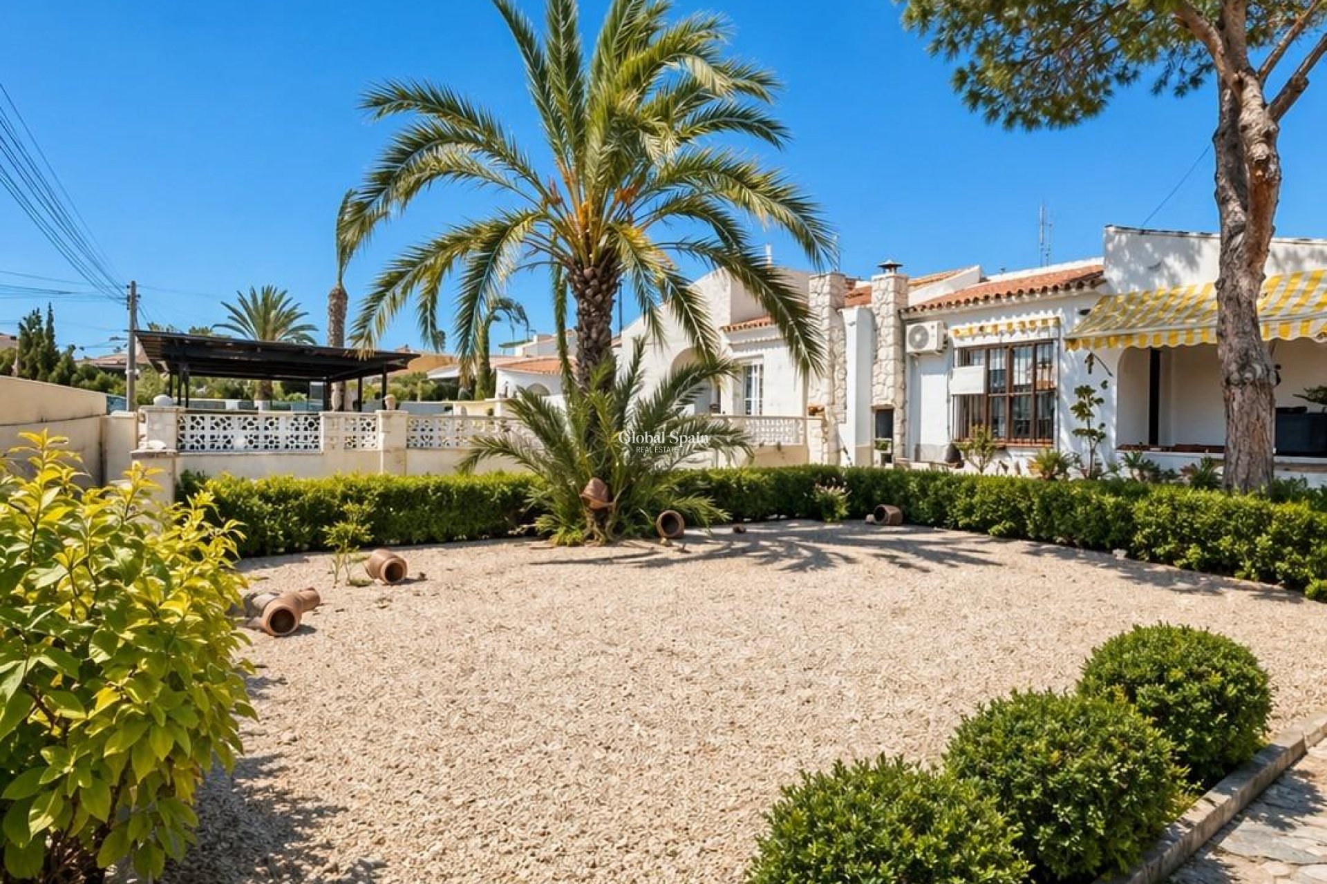 Wiederverkauf - VILLA -
TORREVIEJA - Aguas Nuevas