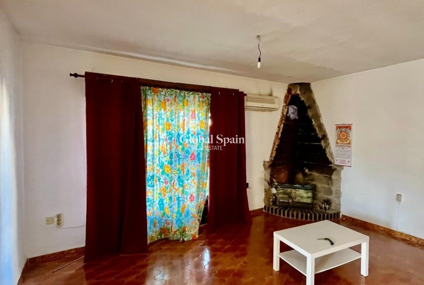 Wiederverkauf - VILLA -
TORREVIEJA - Aguas Nuevas