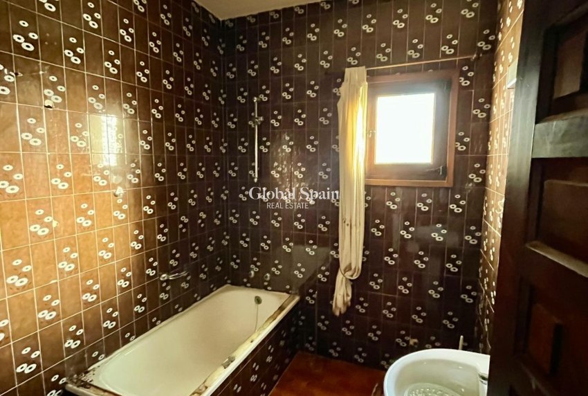 Wiederverkauf - VILLA -
TORREVIEJA - Aguas Nuevas