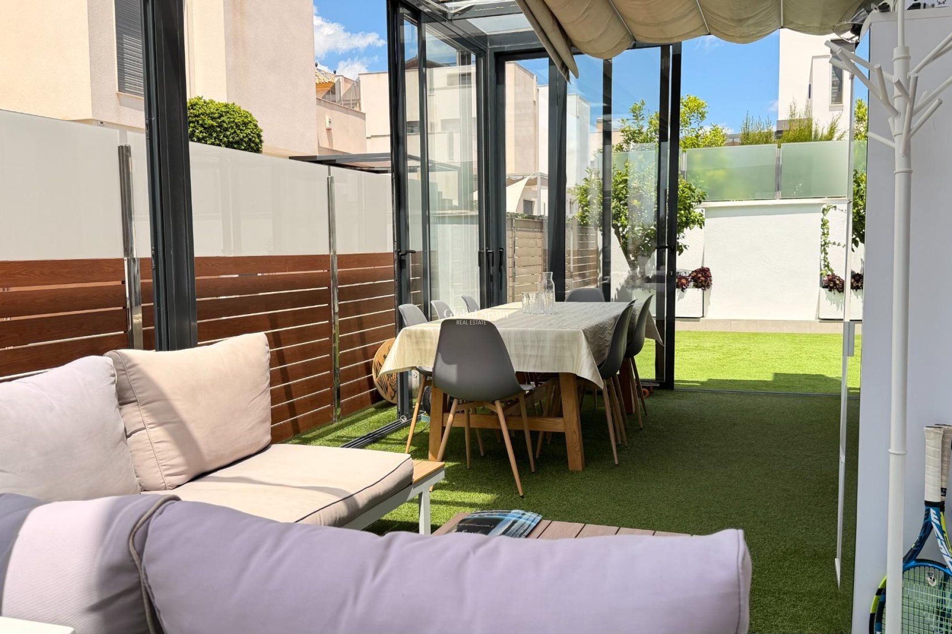 Wiederverkauf - VILLA -
TORREVIEJA - Aguas Nuevas