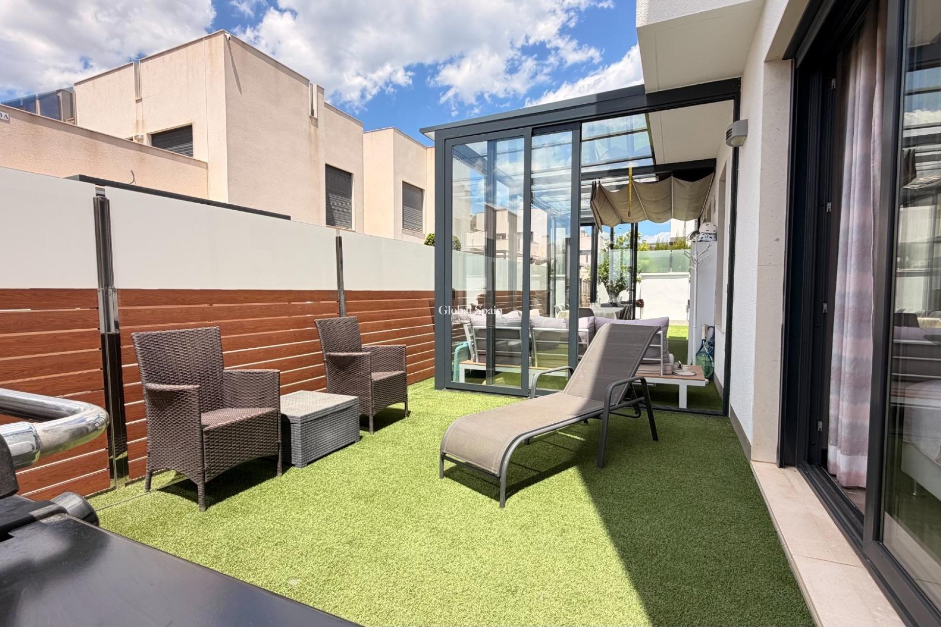 Wiederverkauf - VILLA -
TORREVIEJA - Aguas Nuevas