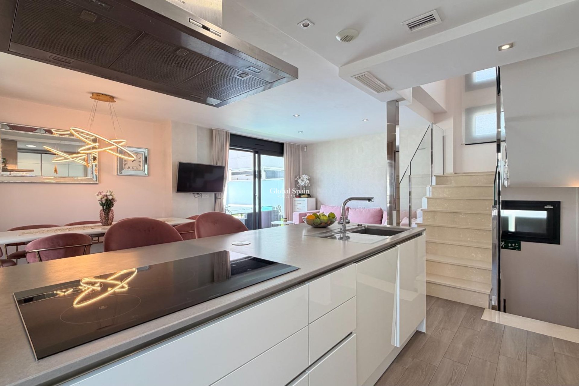 Wiederverkauf - VILLA -
TORREVIEJA - Aguas Nuevas