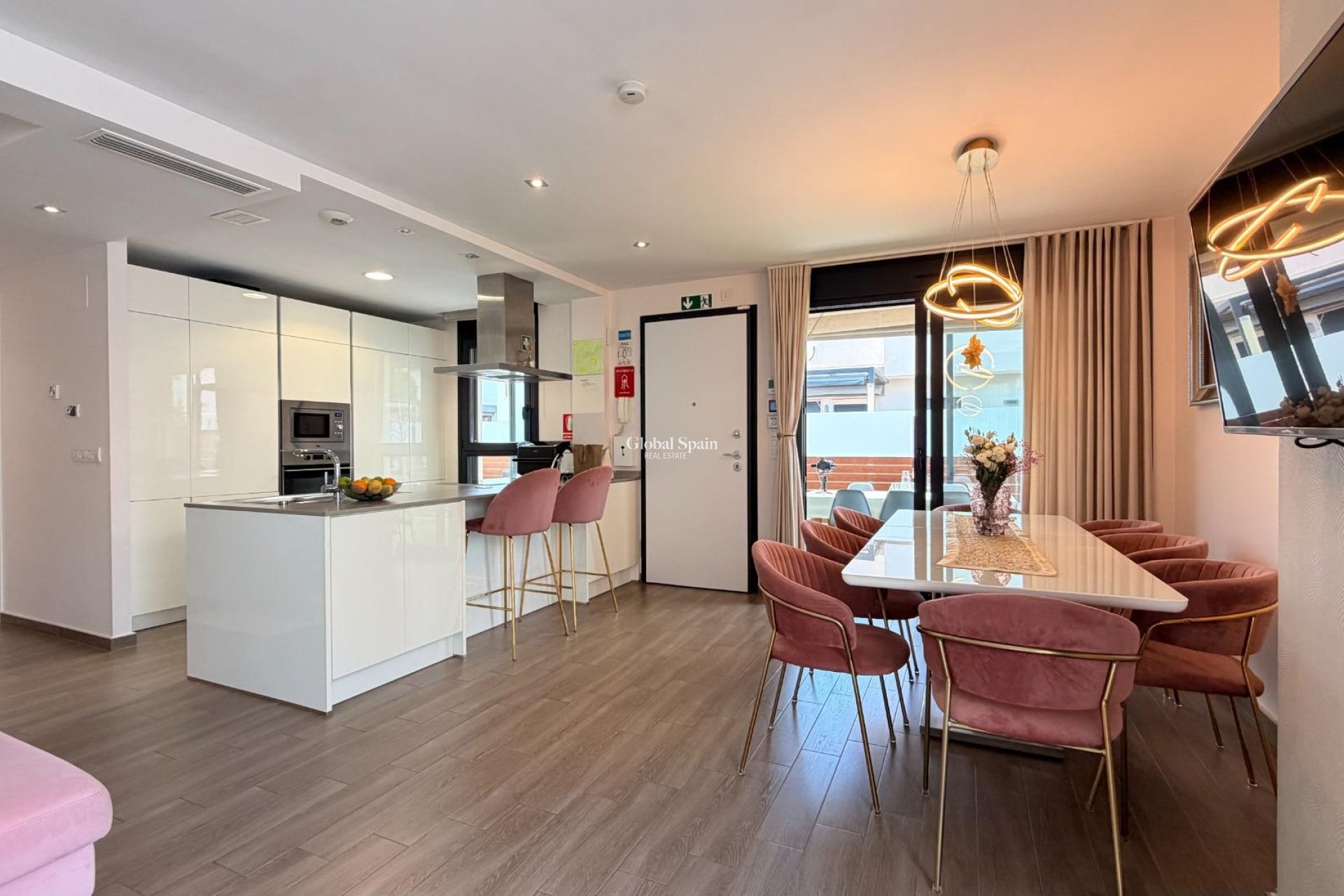 Wiederverkauf - VILLA -
TORREVIEJA - Aguas Nuevas