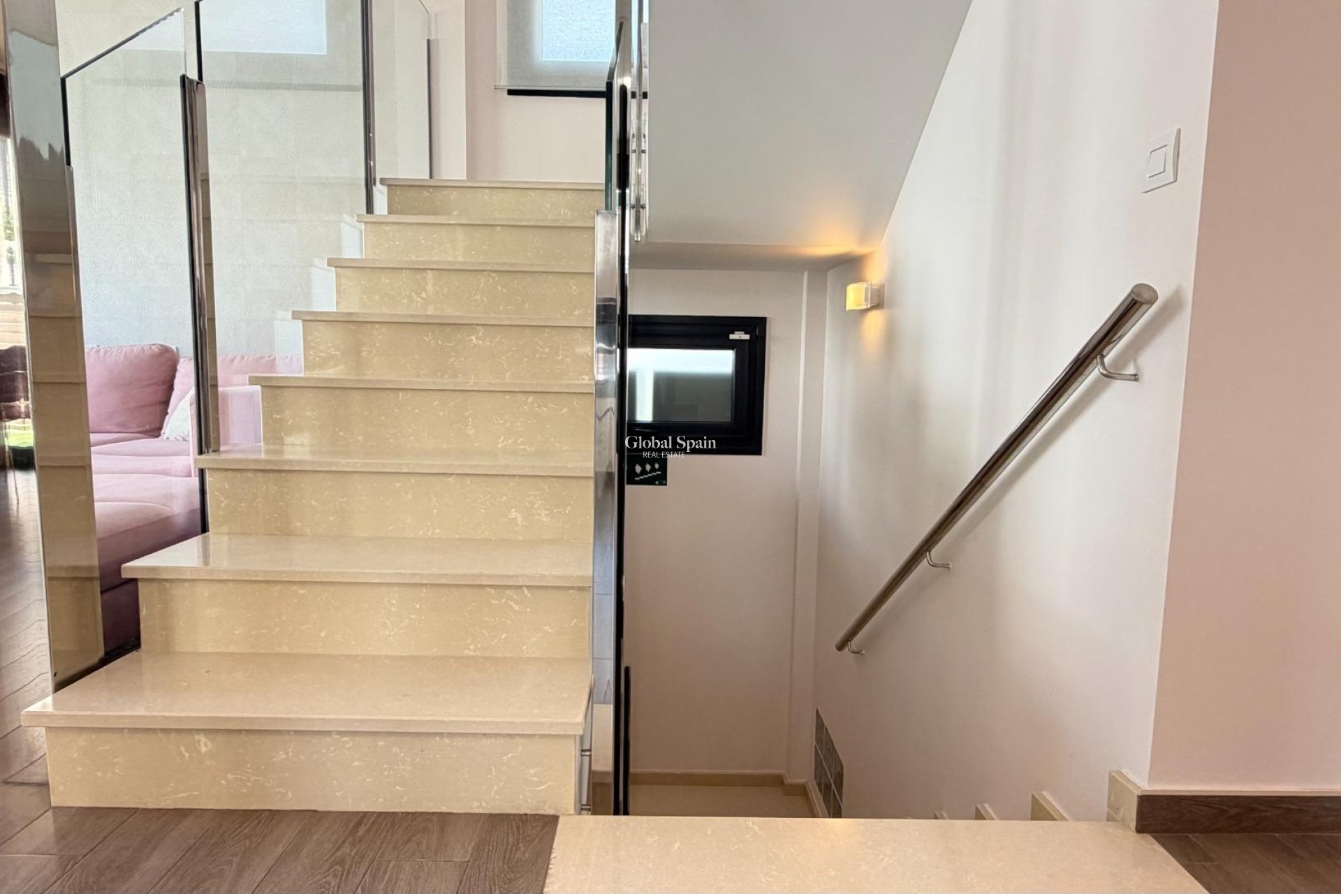 Wiederverkauf - VILLA -
TORREVIEJA - Aguas Nuevas