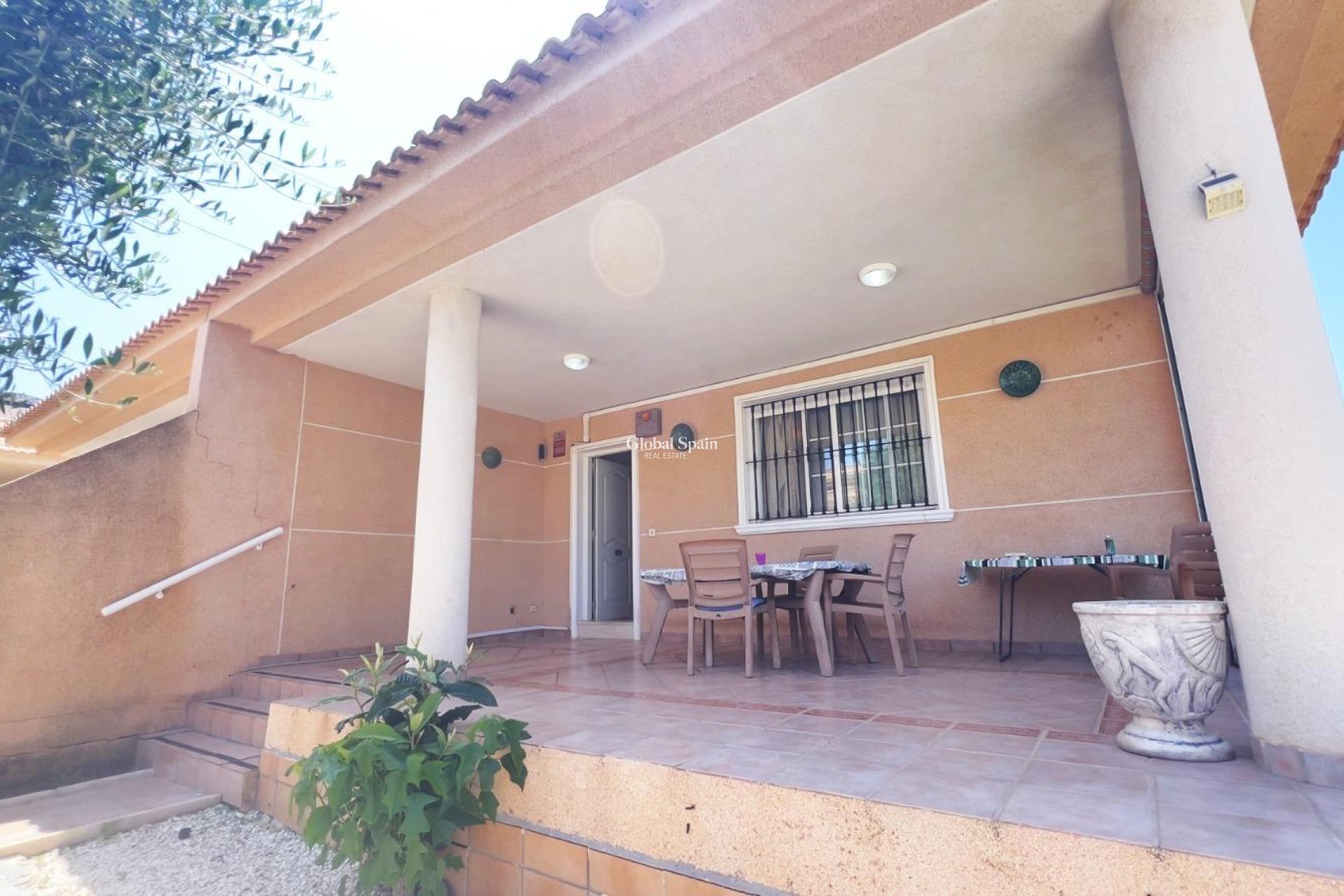 Wiederverkauf - VILLA -
TORREVIEJA - Aguas Nuevas