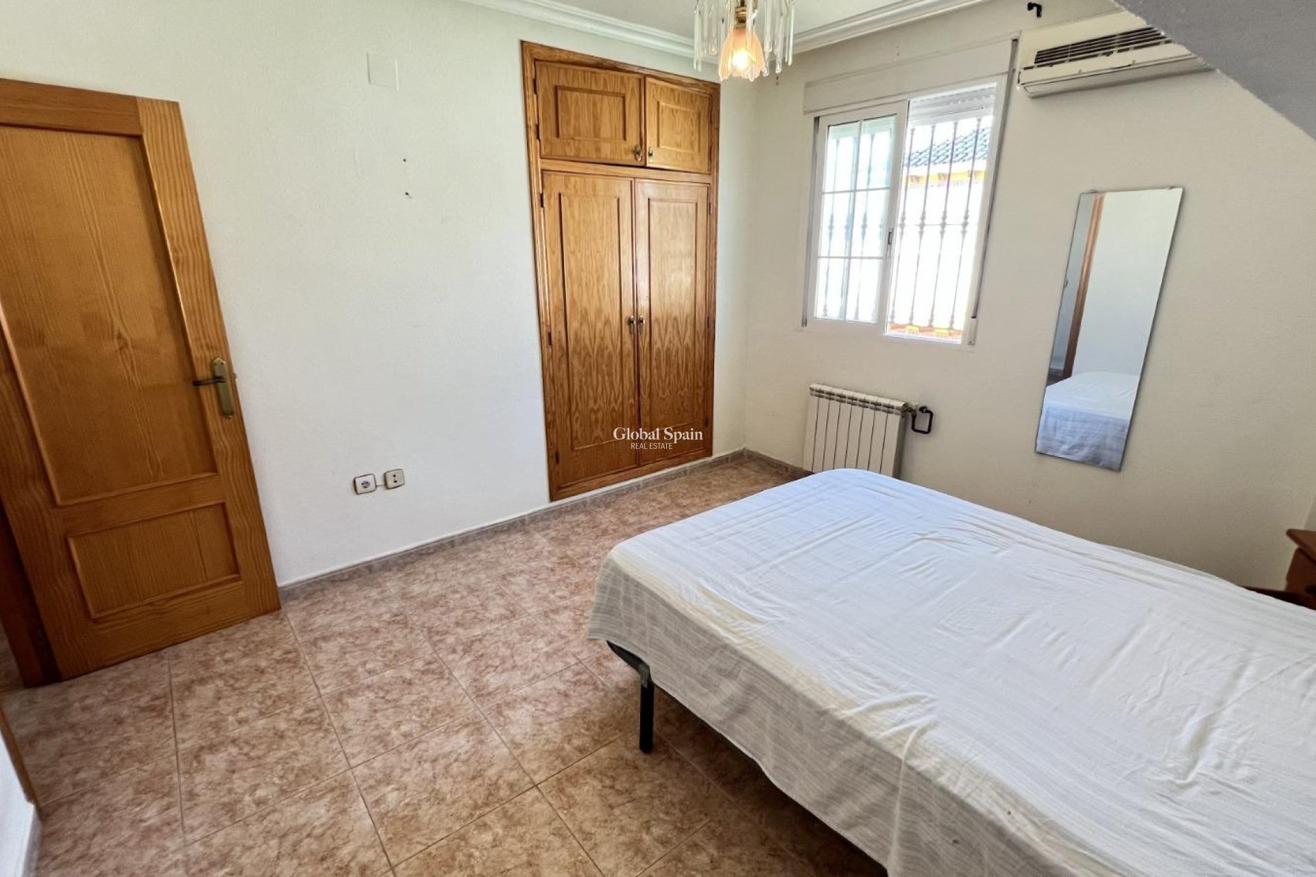 Wiederverkauf - VILLA -
TORREVIEJA - Aguas Nuevas