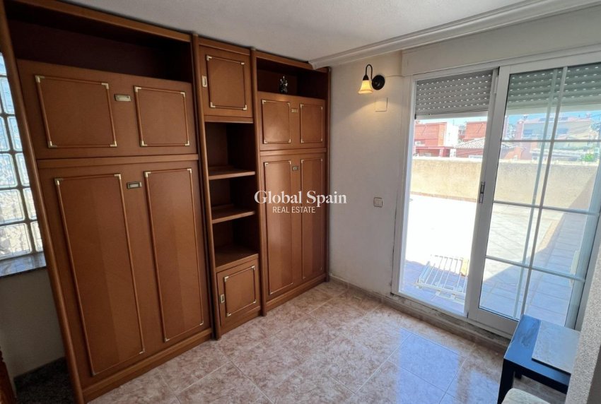 Wiederverkauf - VILLA -
TORREVIEJA - Aguas Nuevas