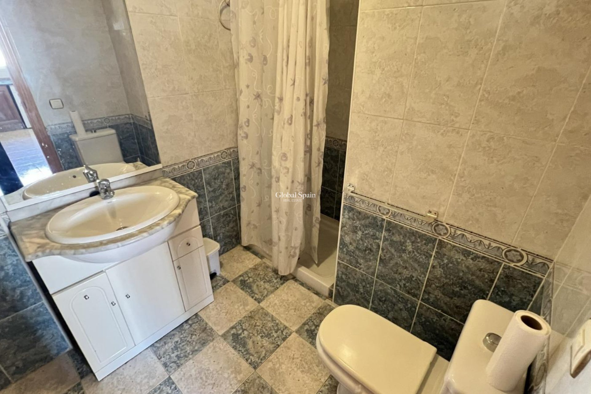 Wiederverkauf - VILLA -
TORREVIEJA - Aguas Nuevas