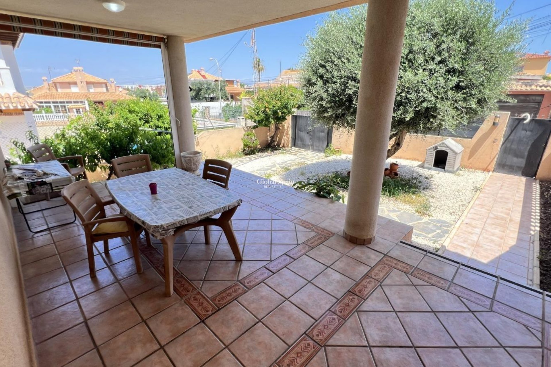 Wiederverkauf - VILLA -
TORREVIEJA - Aguas Nuevas