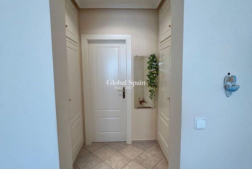 Wiederverkauf - VILLA -
TORREVIEJA - Aguas Nuevas