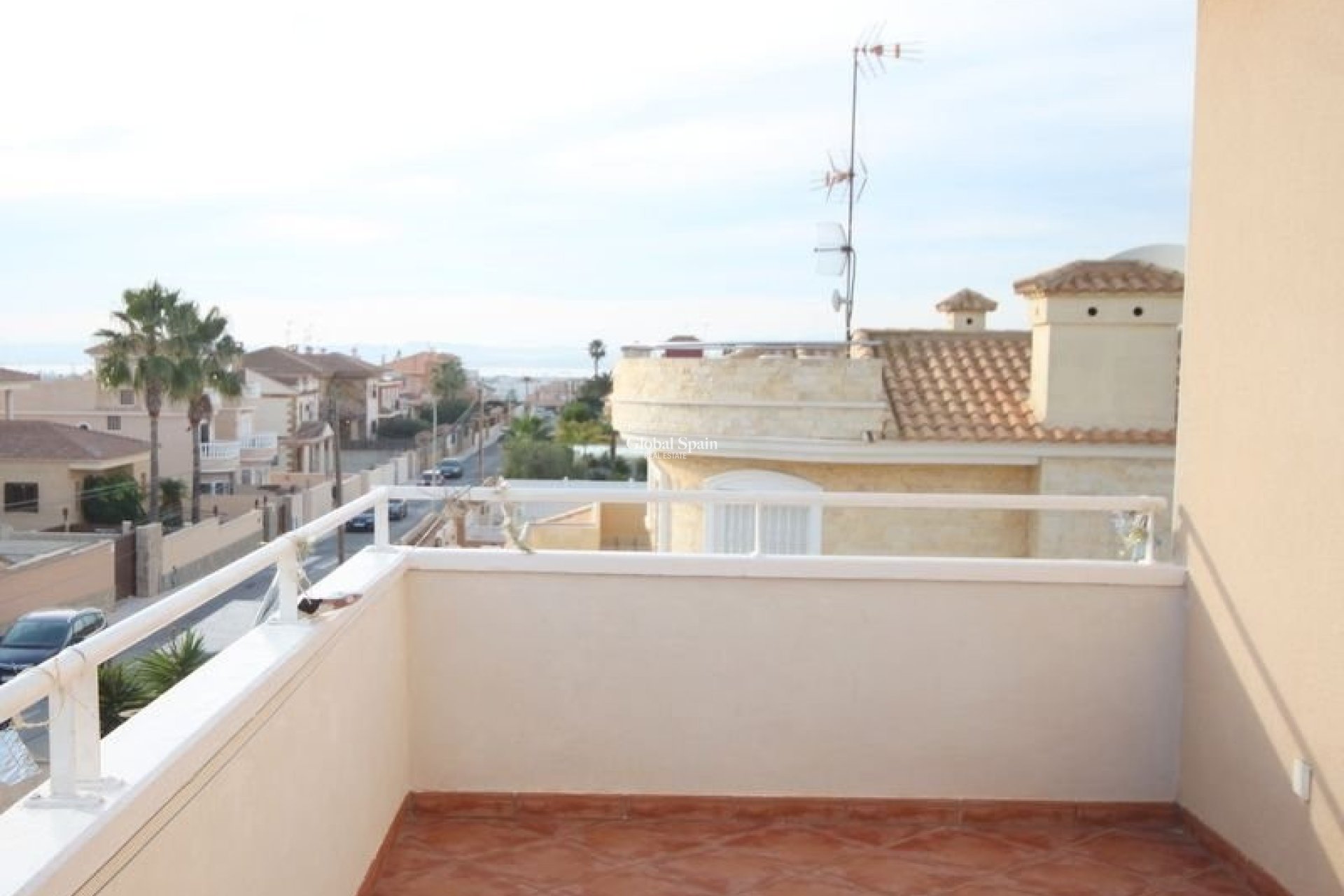 Wiederverkauf - VILLA -
TORREVIEJA - Aguas Nuevas