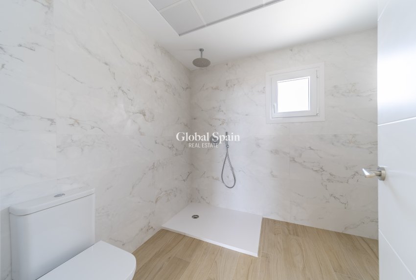 Wiederverkauf - Villa -
TORREVIEJA - Aguas Nuevas