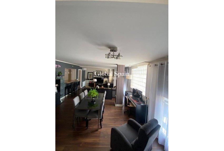 Wiederverkauf - VILLA -
TORREVIEJA - Centro - Muelle Pesquero