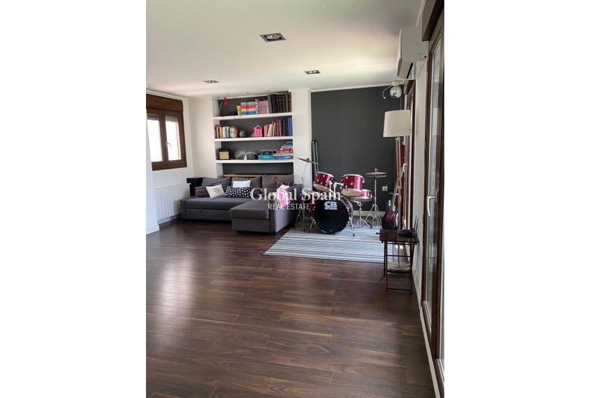 Wiederverkauf - VILLA -
TORREVIEJA - Centro - Muelle Pesquero