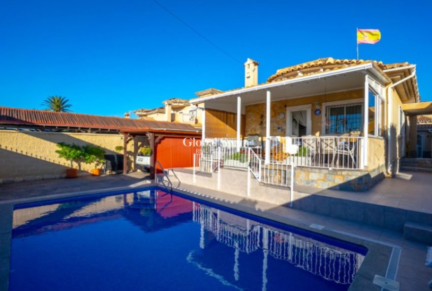 Wiederverkauf - VILLA -
TORREVIEJA - Costa Blanca