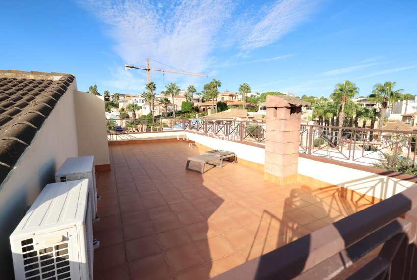 Wiederverkauf - VILLA -
TORREVIEJA - Costa Blanca