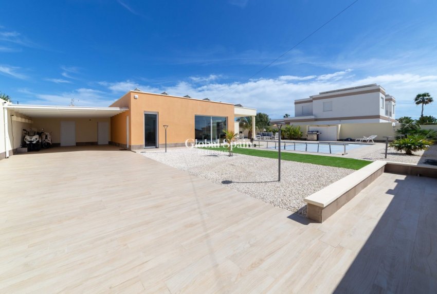 Wiederverkauf - VILLA -
TORREVIEJA - Costa Blanca