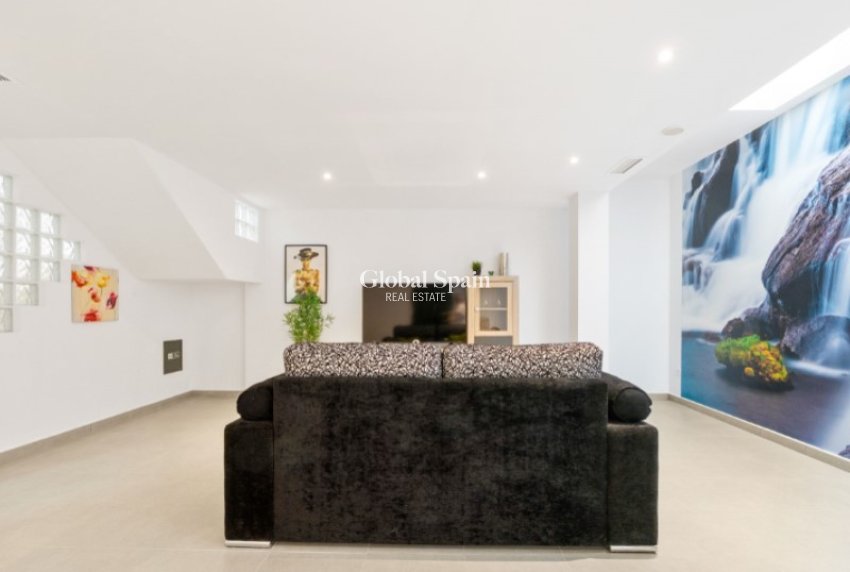 Wiederverkauf - VILLA -
TORREVIEJA - Costa Blanca