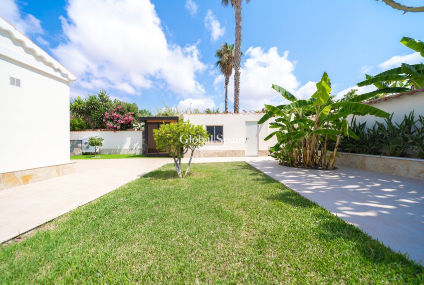 Wiederverkauf - VILLA -
TORREVIEJA - Costa Blanca