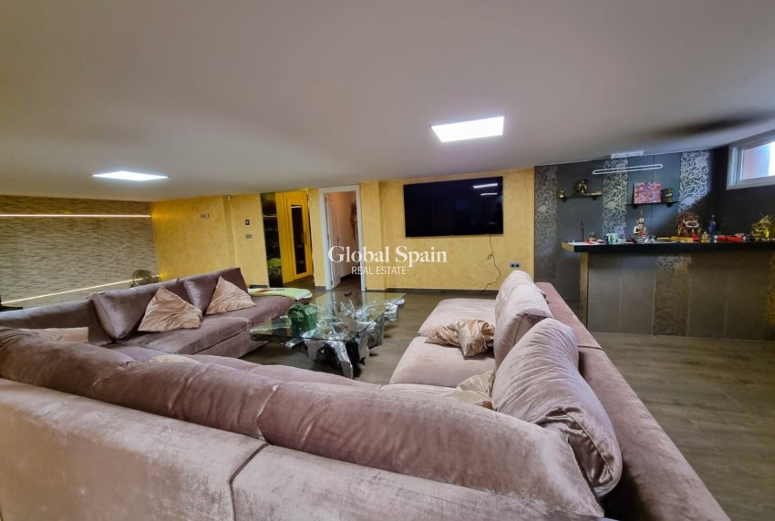 Wiederverkauf - VILLA -
TORREVIEJA - Costa Blanca